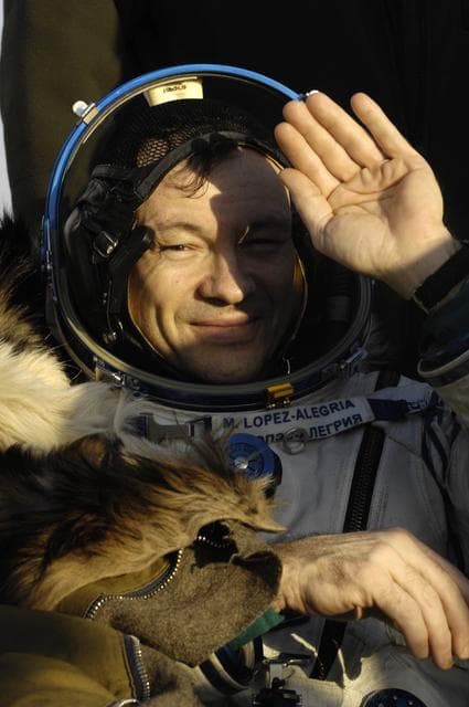 Expedition 14 Landing