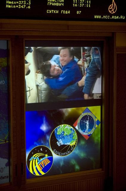 Expedition 19 Docks to ISS