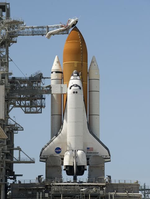 NASA image: Space Shuttle Endeavour on Pad 39a