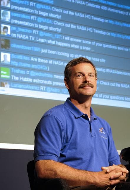 NASA image: STS-125 Tweetup