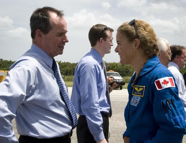 NASA image: STS-127 Shuttle Endeavour Landing