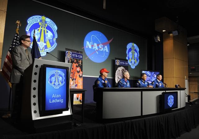 NASA image: STS-128 Auditorium Presentation
