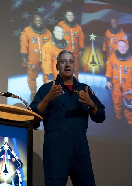 NASA image: STS-129 Tweetup