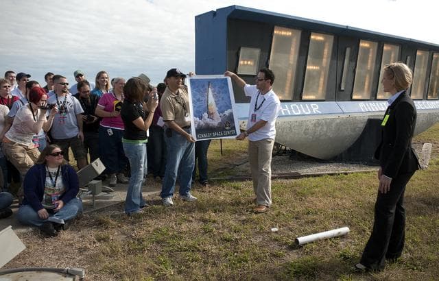 NASA image: STS-129 Tweetup