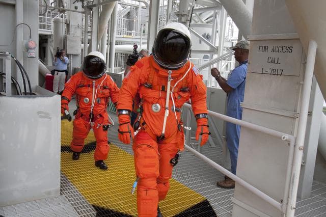 KSC-2010-3036