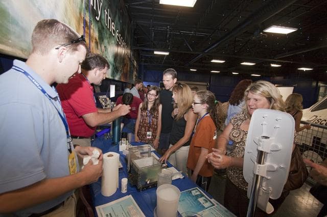 NASA image: 2010-3913