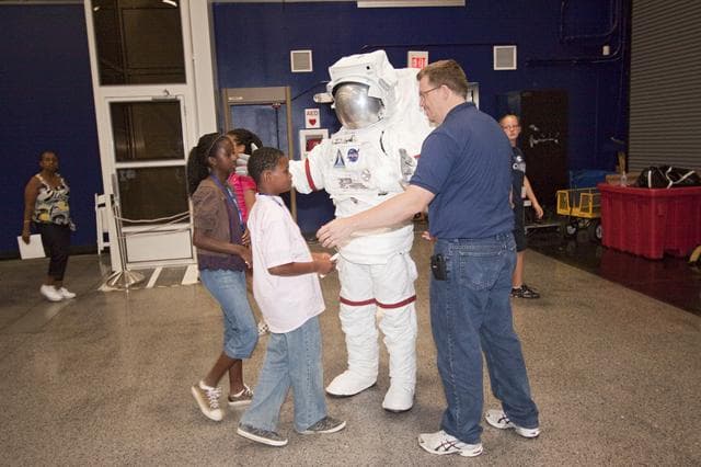 NASA image: 2010-3916