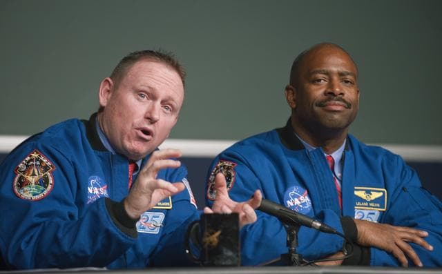 NASA image: STS-129 Auditorium Presentation