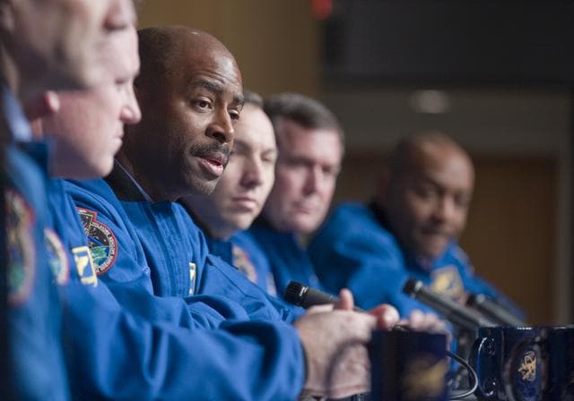 NASA image: STS-129 Auditorium Presentation