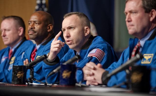 NASA image: STS-129 Auditorium Presentation