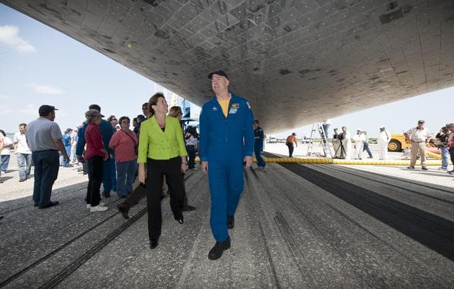 Discovery STS-131 Mission Landing