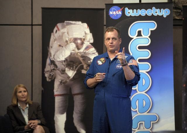 NASA image: Tweetup with Astronaut Timothy Creamer