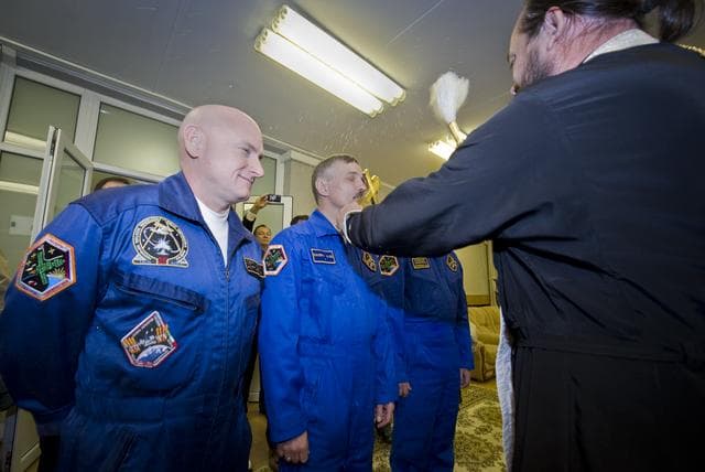 Expedition 25 Prelaunch
