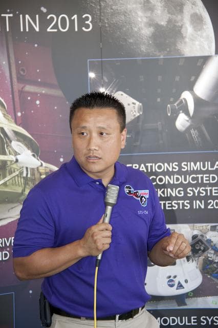 KSC-2011-3163