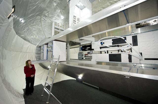 NASA image: NASA Deputy Administrator Tours Bigelow Aerospace