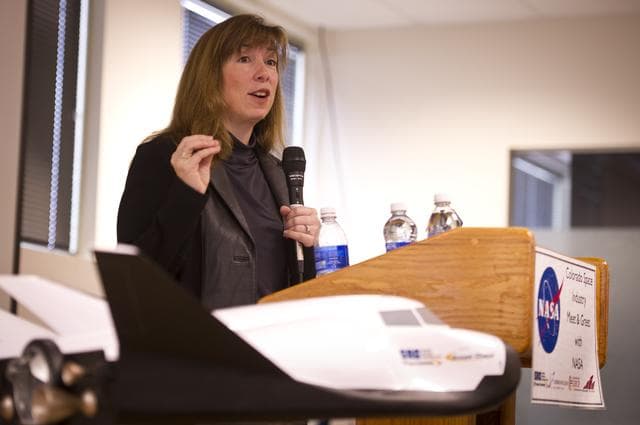 NASA image: NASA Deputy Administrator Tours Sierra Nevada Space Systems