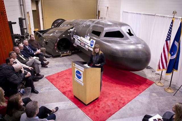 NASA image: NASA Deputy Administrator Tours Sierra Nevada Space Systems' Dre