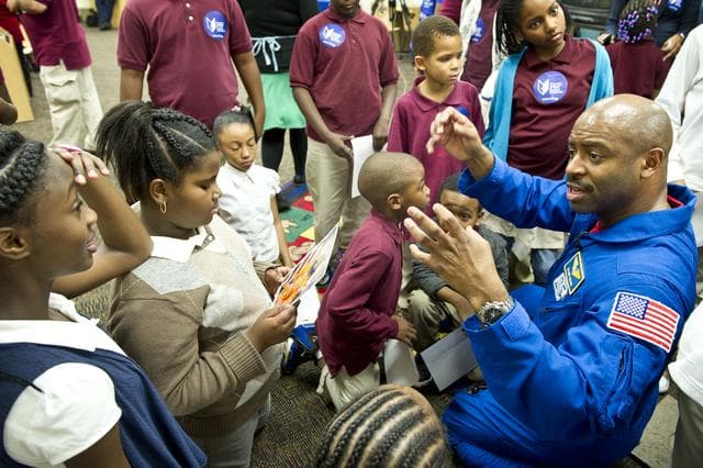 NASA image: Leland Melvin Meets with Elementary Students