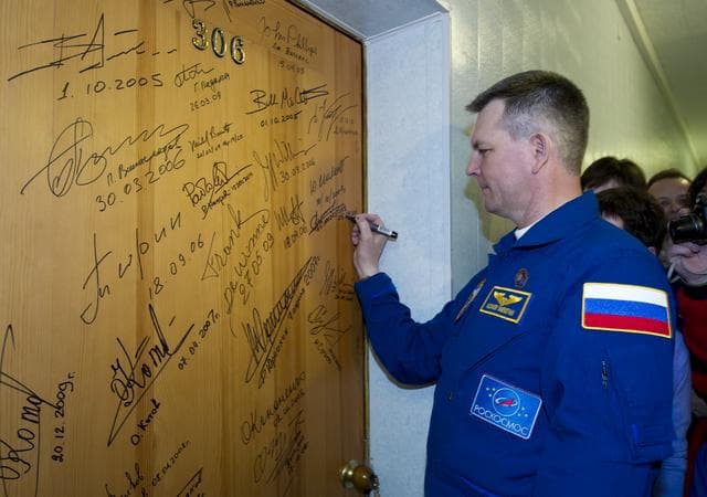 NASA image: Expedition 27 Prelaunch