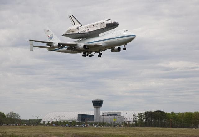 NASA image: Shuttle Discovery Fly-Over