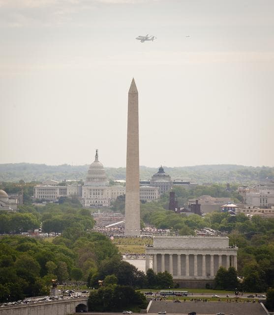 NASA image: Space Shuttle Discovery DC Fly-Over