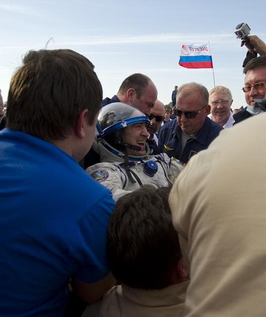 NASA image: Expedition 30 Landing