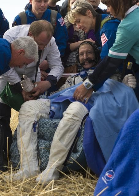 NASA image: Expedition 30 Landing