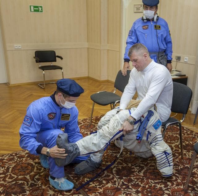 NASA image: Expedition 33 Crew Suitup