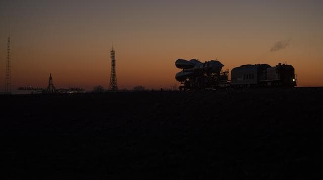 Expedition 34 Soyuz Rollout