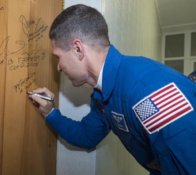 NASA image: Expedition 37 Door Signing