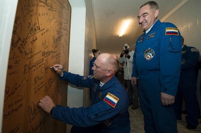 NASA image: Expedition 39 Door Signing