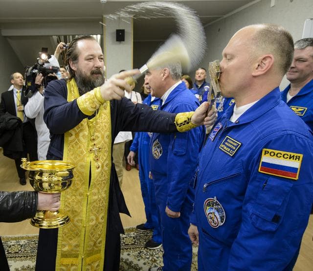 Expedition 39 Preflight