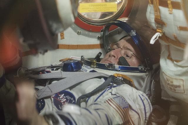 NASA image: Expedition 43 Preflight