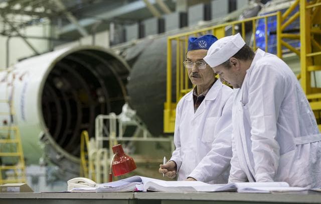 Expedition 43 Preflight