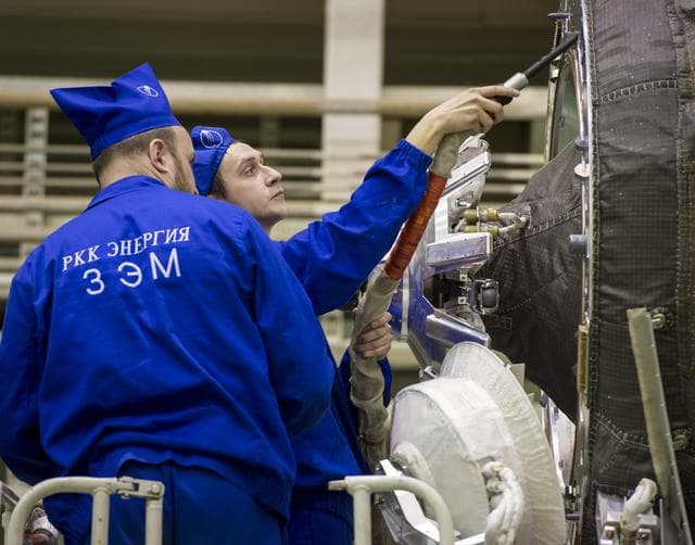 Expedition 43 Preflight