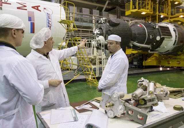 Expedition 43 Preflight
