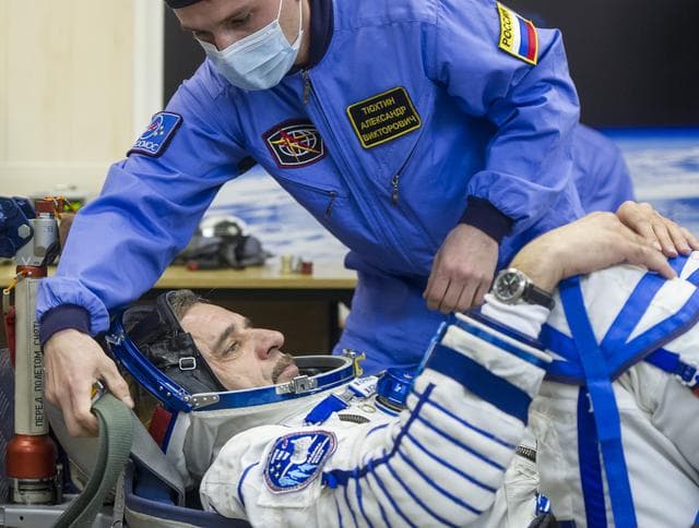 NASA image: Expedition 43 Preflight