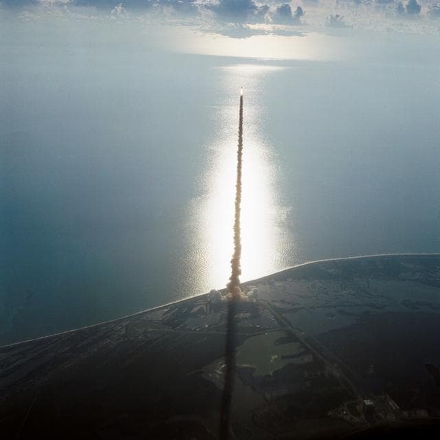 NASA image: View of the launch of  Discovery 41-D mission