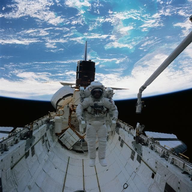 NASA image: EVA to repair the SMM