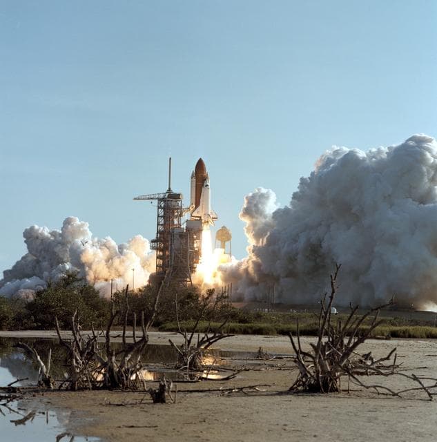 NASA image: View of the launch of  Discovery 41-D mission