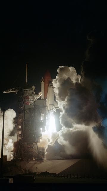 NASA image: View of the early morning launch of STS 41-G Challenger