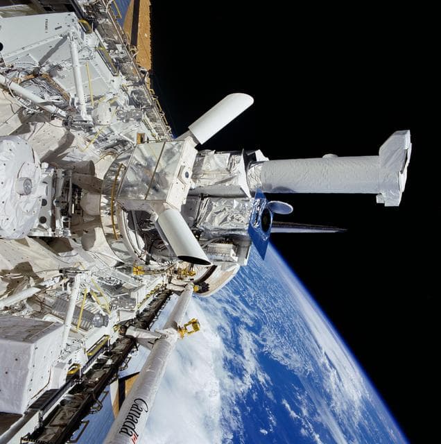 NASA image: View of the Challenger's payload bay and the SOUP experiment