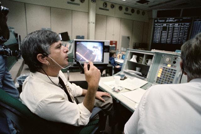 NASA image: View of the mission control center during STS 51-I