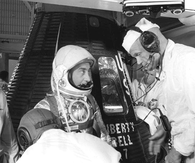 NASA image: 61-mr4-72(s)