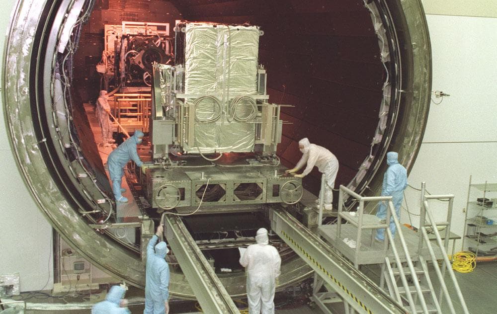NASA image: History of Chandra X-Ray Observatory