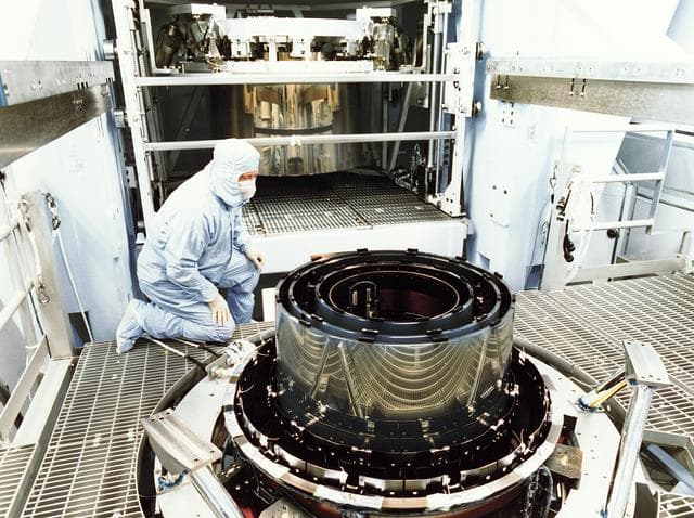 NASA image: History of Chandra X-Ray Observatory