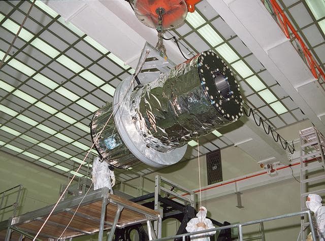NASA image: History of Chandra X-Ray Observatory
