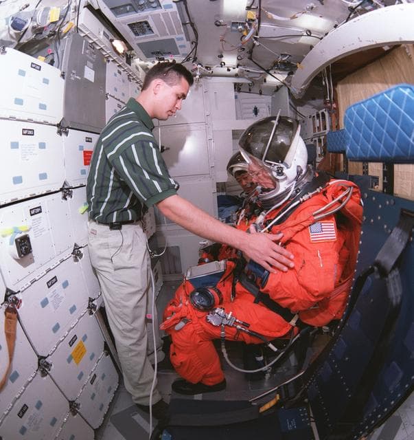 NASA image: STS-95 crew training - emergency egress training at bldg 9
