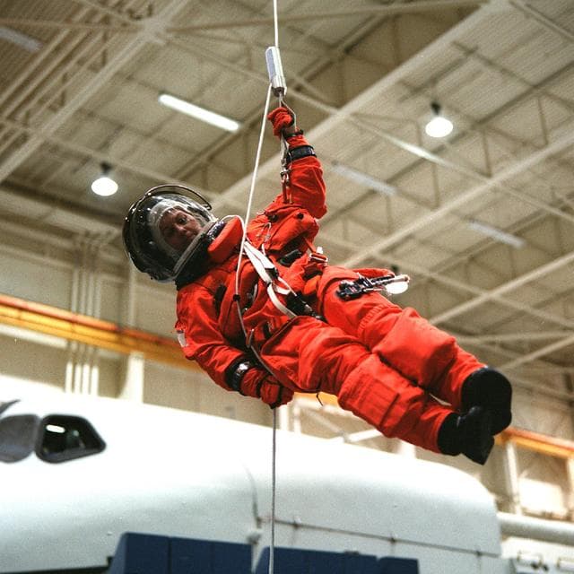 NASA image: STS-93 egress training in bldg 9 FFT
