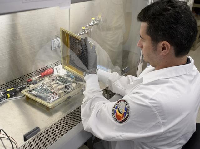 NASA image: EuCROPIS EVT-2 Power Cell in N-239 Lab